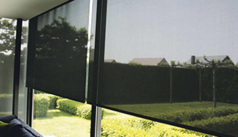 store-screen-vertical-exterieur