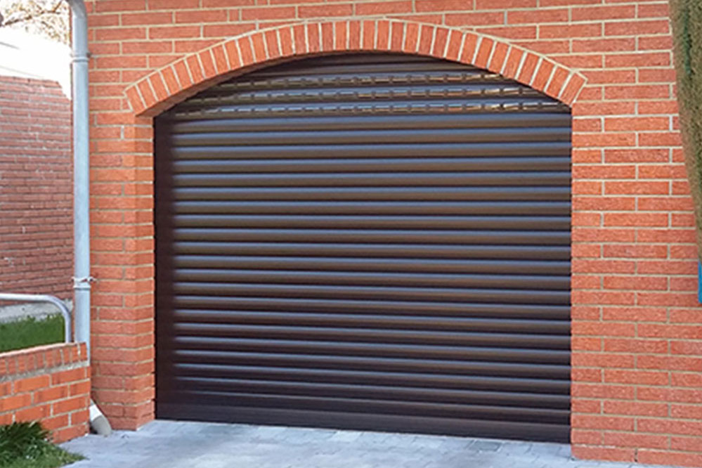 Je souhaite protéger ma porte de garage, comment faire ? - Les Bons Artisans